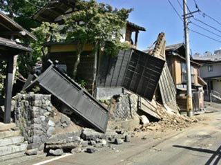 В Японии произошло 5-балльное землетрясение - власти предупреждают об опасности оползней