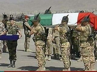 Двое итальянских солдат погибли в пятницу в результате взрыва самодельного фугаса в окрестностях Кабула. Еще четверо получили ранения