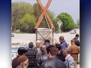 Крымские татары сорвали установку памятника Андрею Первозванному в Феодосии