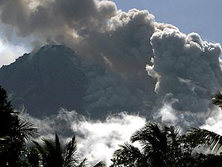 Извержение вулкана Мерапи