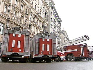 Cогласно распоряжению, подписанному в понедельник мэром Юрием Лужковым, до 1 июня городские службы проведут подробную проверку противопожарных средств и пожароопасных мест