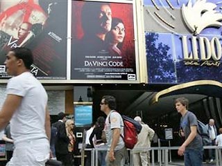 59-й Международный Каннский кинофестиваль открылся вечером в среду во французском городе Канн показом американской картины "Код да Винчи" в зале Братьев Люмьер