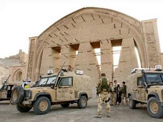 На юге Афганистана в ночь на четверг произошло нападение талибов на город Моса-Кала в провинции Гильменд. В результате инцидента погибли 13 полицейских, 7 получили ранения
