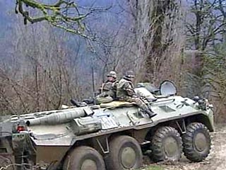 В Гальском районе Абхазии бронетранспортер Коллективных сил по поддержанию мира (КСПМ) сегодня упал с обрыва в реку, по предварительным данным, погибли 6 российских военнослужащих