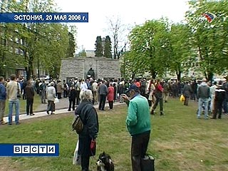 В Таллине осквернен монумент Воину-Освободителю - вандал задержан