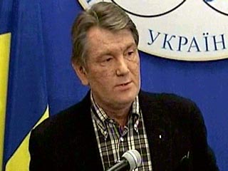 Ющенко почтил память жертв сталинского режима в мемориальном заповеднике "Быковнянские могилы"