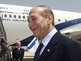 В свой первый трансатлантический полет в качестве премьер-министра Эхуд Ольмерт с супругой Ализой Ольмерт отправились на самолете Boeing-767 ведущей израильской авиакомпании El Al. Возвращение четы Ольмертов из поездки в США ожидается 24 мая