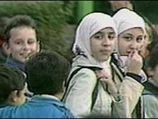 Учащимся шведских школ разрешено носить религиозные головные уборы
