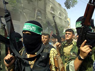 Военизированное крыло террористической организации "Хамас" - "Бригады Изаддина аль-Касама", несмотря на объявленное политическим руководством организации перемирие, активно готовит мега-теракт с применением малых самолетов, груженных взрывчатыми веществам