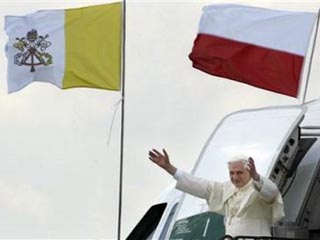 Бенедикт XVI прибыл в Польшу