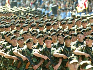 В Тбилиси состоялся беспрецедентный по масштабам военный парад