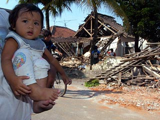 Землетрясение в Индонезии - число жертв растет