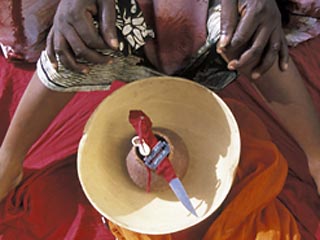 Обрезание девочек в Индонезии. ШОКИРУЮЩИЕ ФОТО