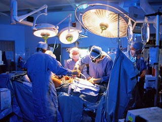 Американские хирурги в четверг провели успешную операцию по восстановлению левой половины лица четырехлетнему Даниелю Вачира из Кении