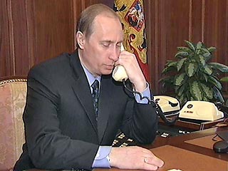В ходе беседы президент России согласился с предложением грузинского лидера о проведении двусторонней встречи на высшем уровне для обсуждения всего комплекса проблематики двусторонних отношений