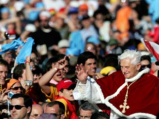 На встречу с Папой Римским в Ватикане собрались представители 123 религиозных движений