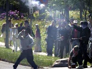 В датском Орхусе иммигранты-мусульмане забросали полицию камнями и бутылками