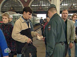 Милиция в столичном метро останавливает азиатов и кавказцев в 21 раз чаще, чем славян