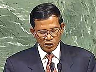 Премьер Камбоджи призвал граждан не проигрывать коров на тотализаторе