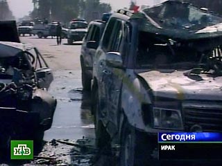 В иракском городе Махмудия в 30 километрах к югу от Багдада взорван заминированный автомобиль, погибли семь и ранены 15 человек, сообщает телеканал "Аль-Арабия". Взрыв прогремел на КПП иракской армии в этом городе