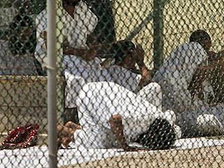 Пентагон отправил на родину тела покончивших с собой троих узников Гуантанамо, сообщили РИА "Новости" в пресс-службе американского военного ведомства