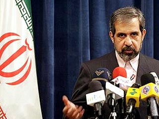 Иран отвергает любые предварительные условия в переговорах по ядерной программе, заявил в воскресенье журналистам официальный представитель МИД Ирана Хамид Реза Асефи