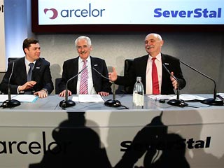 "Совет единогласно решил снова собраться в воскресенье 25 июня в 10 часов утра, чтобы принять решение по поводу последних предложений Mittal Steel и (владельца "Северстали") господина Мордашова", - говорится в официальном сообщении Arcelor