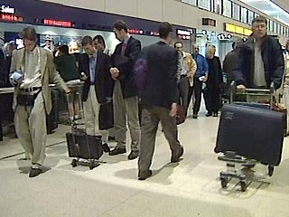 В аэропорту Аделаиды был обнаружен странный порошок - около 200 пассажиров эвакуированы