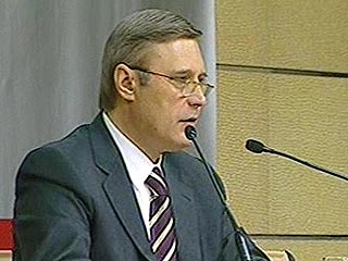 Бывший премьер-министр Михаил Касьянов, отправленный Путиным в отставку в феврале 2004 года, а ныне глава "Народно-демократического союза" (НДС), обратился к лидерам "большой восьмерки" с призывом "твердо и публично" озвучить свои тревоги по поводу отхода