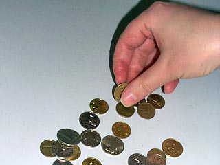 Банк России со второй половины 2006 года при изготовлении монет номиналом 10 и 50 копеек образца 1997 года будет применять материал, отличный от использованного ранее, внешний вид и геометрические размеры монет не меняются