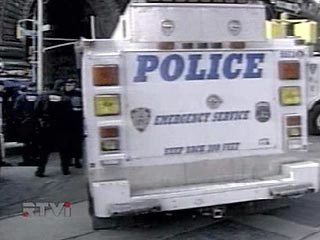 Крупнейшую операцию по пресечению деятельности видеопиратов провели в среду агенты ФБР в Нью-Йорке. В результате арестованы 13 членов двух преступных группировок, занимавшихся, по данным следствия, незаконной записью новых фильмов