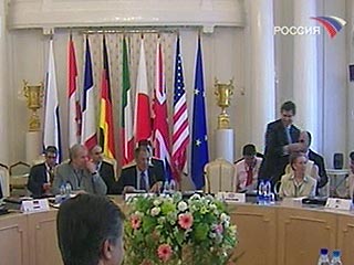Министры иностранных дел G8 не смогли договориться о том, как следует отреагировать, если Иран не даст ответа или отклонит предложение, сделанное 6 июня США, Великобританией, Францией, Китаем, Россией и Германией