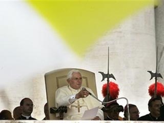 Папа Римский приветствовал Патриарха Алексия II и пожелал успеха межрелигиозной встрече в Москве