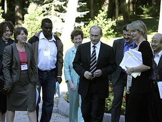 Президент России принял представителей международных НПО