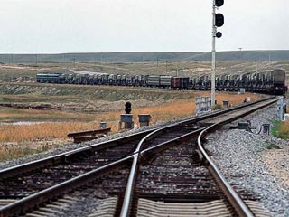 Китай открыл железную дорогу в Тибет