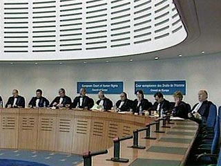Адвокаты 39 активистов-"лимоновцев", осужденных за захват справочной администрации президента РФ в декабре 2004 года, подали жалобу в Европейский суд по правам человека на вынесенный приговор