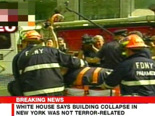 Мощный взрыв прогремел утром в понедельник в жилом доме в центре Нью-Йорка, на 62-й улице между Мэдисон-Авеню и Парк-Авеню. Как сообщает телекомпания CNN, в результате взрыва трехэтажное здание полностью разрушено. Возник пожар