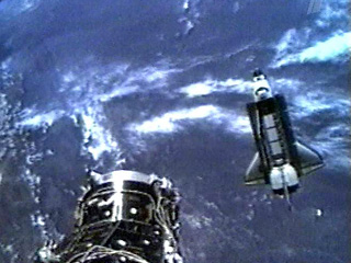 Шаттл Discovery отстыковался от МКС и готовится в обратный путь к Земле