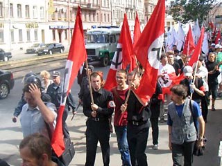 Антиглобалисты в воскресенье продолжили акции протеста в Санкт-Петербурге, приуроченные к саммиту G8