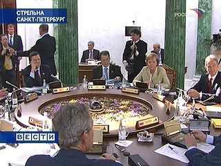 В документе, принятом лидерами государств-членов G8 на саммите в Санкт-Петербурге, обозначены глобальные энергетические проблемы и пути их решения, а также затронуты вопросы диверсификации видов энергии, доступа к ядерным технологиям и изменения климата