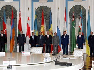 Лидеры СНГ обсуждили на неформальном саммите в Кремле вопросы реформирования Содружества