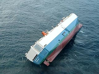 Началась операция по спасению членов экипажа сухогруза Cougar Ace, тонущего у берегов Аляски