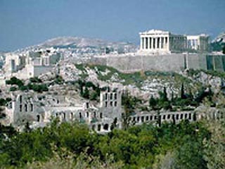 Афины являются единственной европейской столицей, в которой нет мечети. В Греции чрезвычайно сильны позиции Православной церкви, которая не отделена от государства