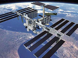Завершена коррекция орбиты МКС для приема очередного шаттла