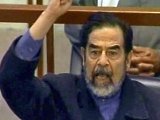 Бывший президент Ирака Саддам Хусейн, отказывавшийся принимать пищу в течение 19 дней, прекратил голодовку. Об этом сообщил в среду один из представителей Высшего иракского уголовного трибунала, куда экс-президент был насильно доставлен на слушания