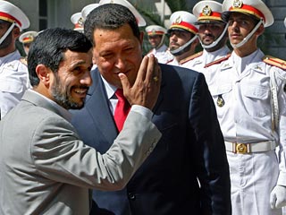 Уго Чавес находится в Иране с пятым за время своего президентства визитом