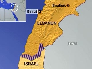 Израильские десантники в ночь на среду были блокированы в районе ливанского госпиталя "Дар аль-Хикма" в Баальбеке. Вертолет, прибывший их забрать, подбит