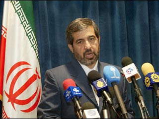 Иран требует создания независимой международной комиссии для расследования "преступлений, совершенных израильским режимом" в Ливане. Об этом заявил сегодня официальный представитель МИД Исламской Республики Хамид Реза Асефи