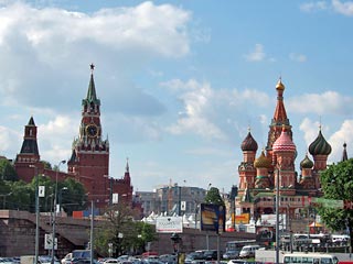 По словам руководителя департамента международных связей Москвы Георгия Мурадова, за счет улучшения своей репутации город надеется увеличить приток инвестиций в 2007-2009 годах на 6-9%