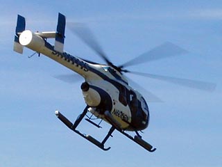 В Тюменской области в среду произошло крушение малогабаритного вертолета марки MD-600. Вертолет рухнул в центре поселка Уват в 149 км севернее Тобольска. На борту находились четыре человека. Все они получили травмы различной степени тяжести"